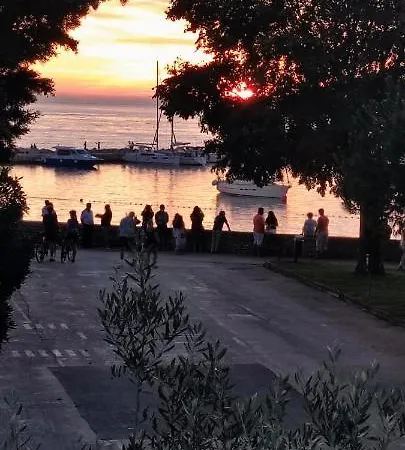 Aria With Beautiful Terrace With Sea & Park View Apartment *