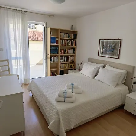 Aria Deluxe Superior 5 Star Apartment, Your Piece Of Heaven By The Sea & Park, With Sea & Park View *