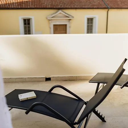 Bionda Beachfront Apartments, Old Town Novigrad *