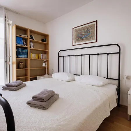Bionda Beachfront Apartments, Old Town Novigrad