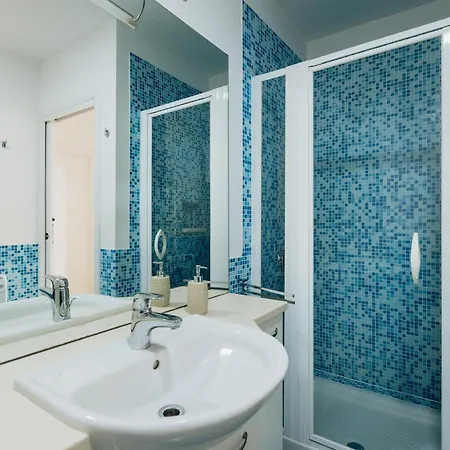 Apartment Bionda Beachfront Apartments, Old Town Novigrad