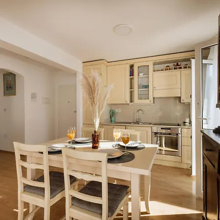 Apartment Bionda Beachfront Apartments, Old Town Novigrad Novigrad Istria