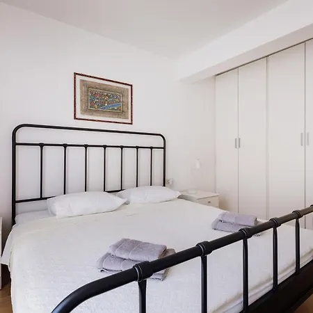 Bionda Beachfront Apartments, Old Town Novigrad * Novigrad Istria